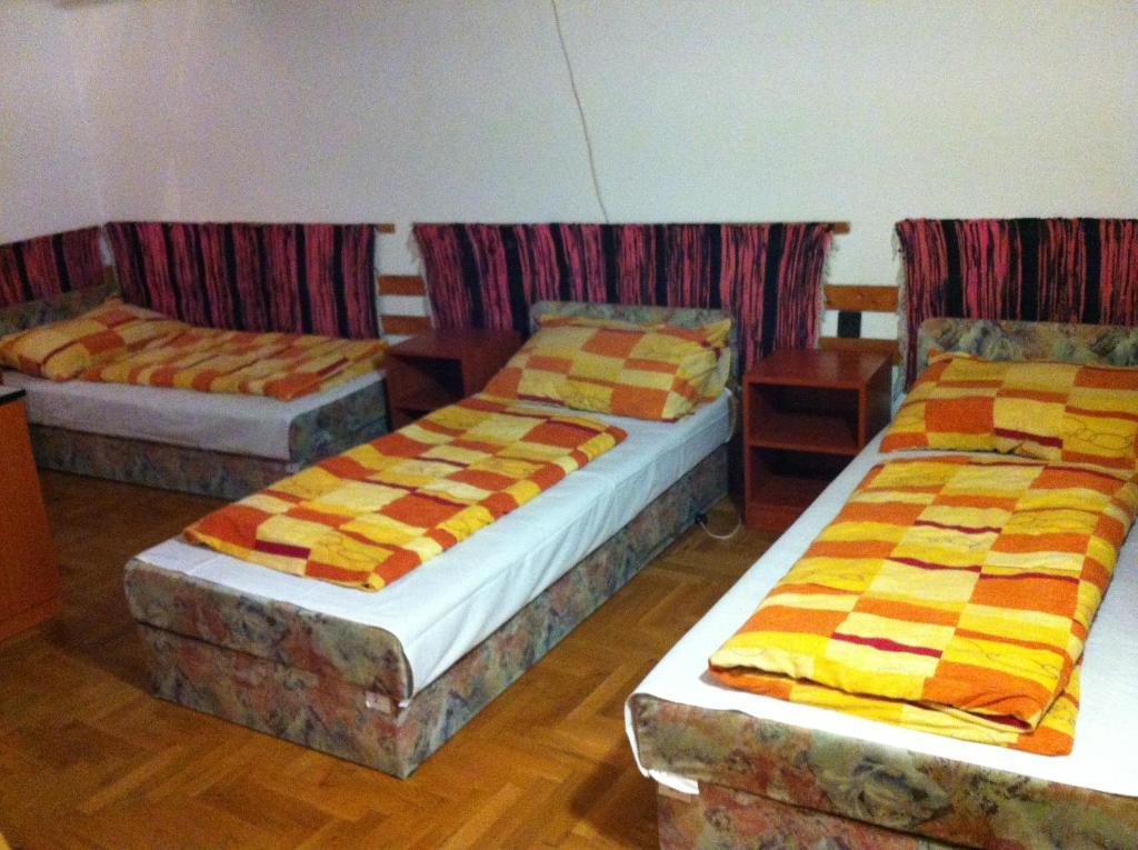 Season Hostel 2 Budapest Habitación foto