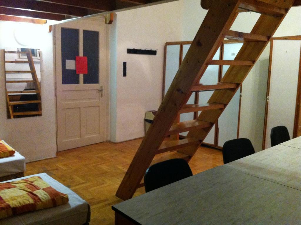 Season Hostel 2 Budapest Habitación foto